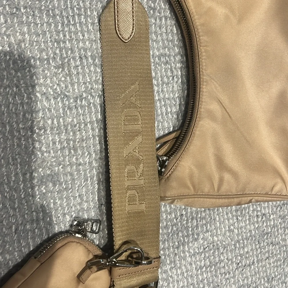 Desert beige re-edition nylon Prada bag - Picture 9 of 10